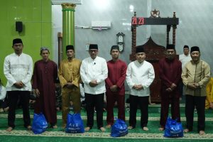 Read more about the article Safari Ramadhan Di Kecamatan Pultibar, Wakil Bupati Natuna Tutup Muhibah Ramadhan Kecamatan Pulau Tiga dan Pulau Tiga Barat Tahun 2025.