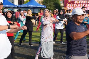 Read more about the article Dekranasda Kabupaten Natuna Meriahkan HUT Bhayangkara ke-79 dengan Bazar UMKM