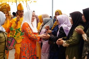 Read more about the article Warga Serasan Sambut  Kedatangan Bupati Natuna pada Event Yacht Rally Sail to Natuna.