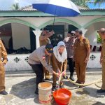 Kolaborasi Polres dan Pemda Natuna Distribusikan Air Bersih