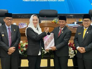 Read more about the article Bupati Natuna: Pemerintah Siap Tindaklanjuti Masukan DPRD dalam Penetapan Ranperda