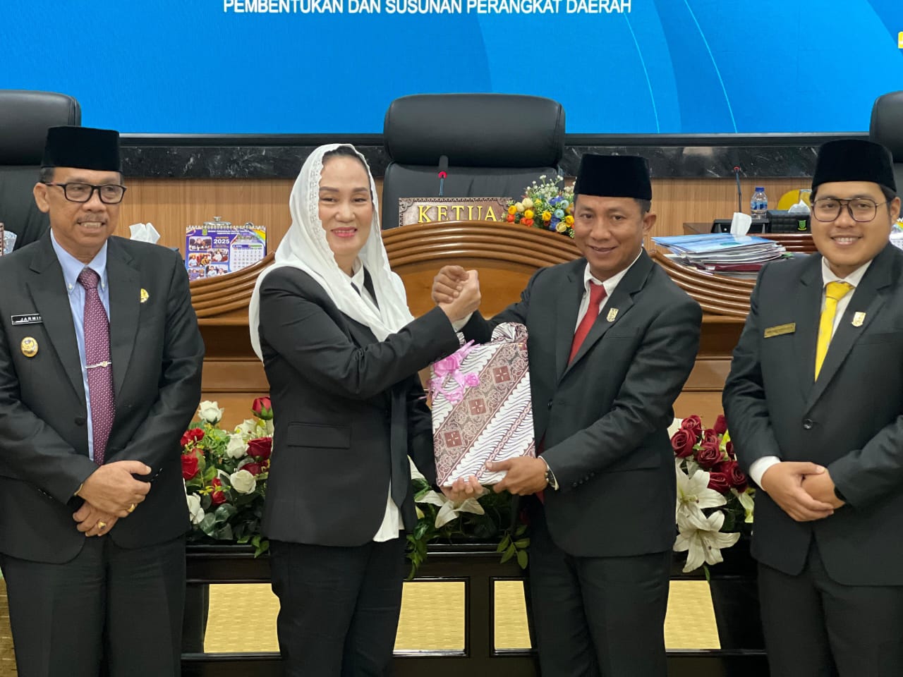 You are currently viewing Bupati Natuna: Pemerintah Siap Tindaklanjuti Masukan DPRD dalam Penetapan Ranperda
