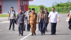 Read more about the article Wakil Bupati Natuna Sambut Kedatangan Kepala BPIP di Bandara Lanud Raden Sadjad