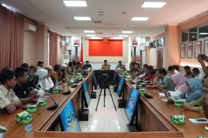 Read more about the article Sekda Natuna Pimpin Rapat Finalisasi Persiapan Pawai Budaya HUT RI ke-80