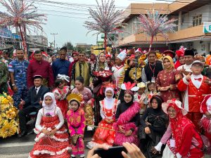 Read more about the article Pemerintah Kabupaten Natuna Gelar Pawai Budaya Meriahkan HUT ke-80 Republik Indonesia