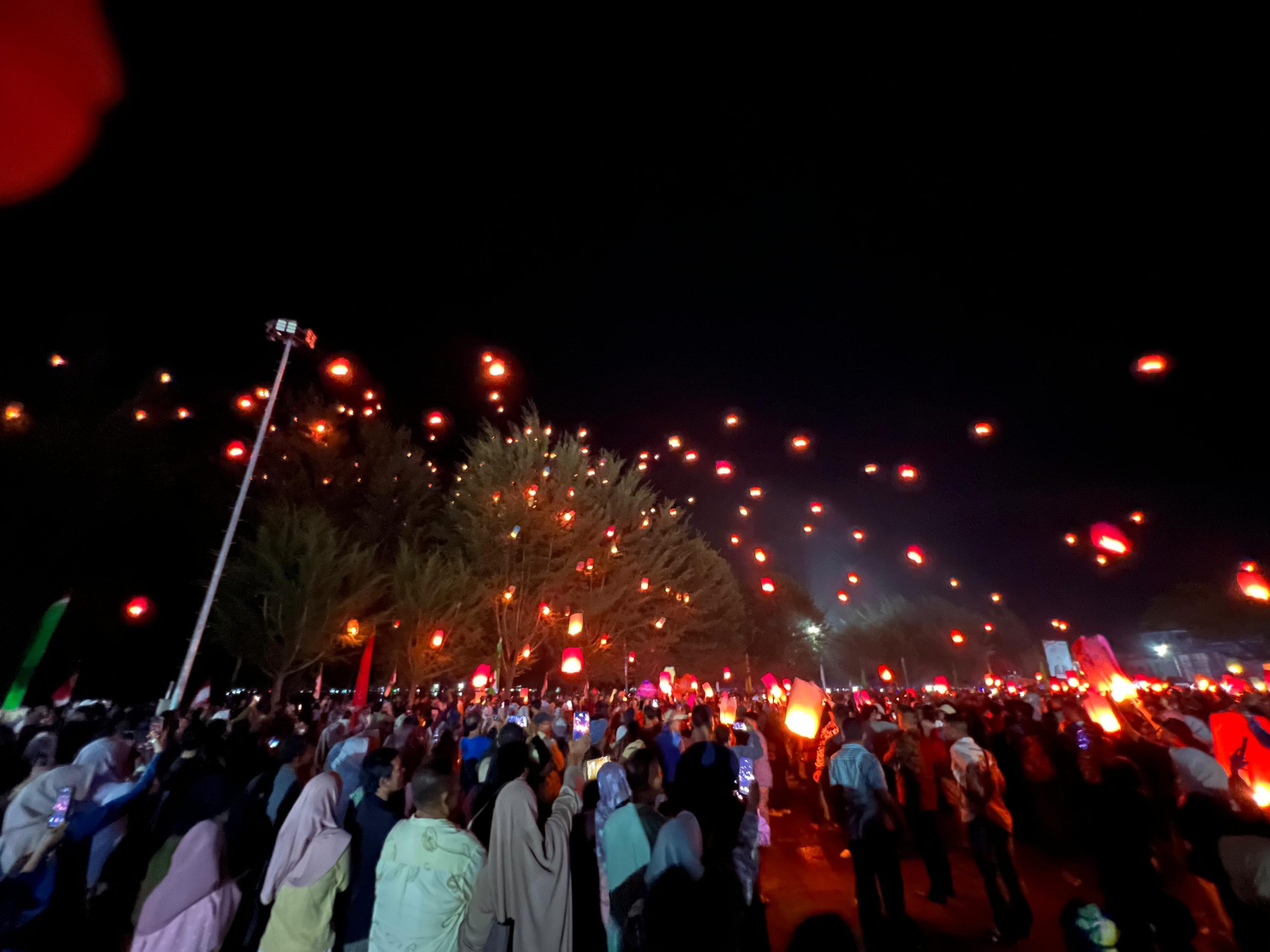 1.000 Lampion Hiasi Langit, Malam Resepsi HUT RI ke-80 Natuna Semarak dengan Teater Perjuangan