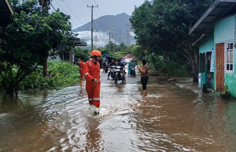 BPBD Natuna Turunkan Tim Antisipasi Genangan Akibat Hujan Lebat