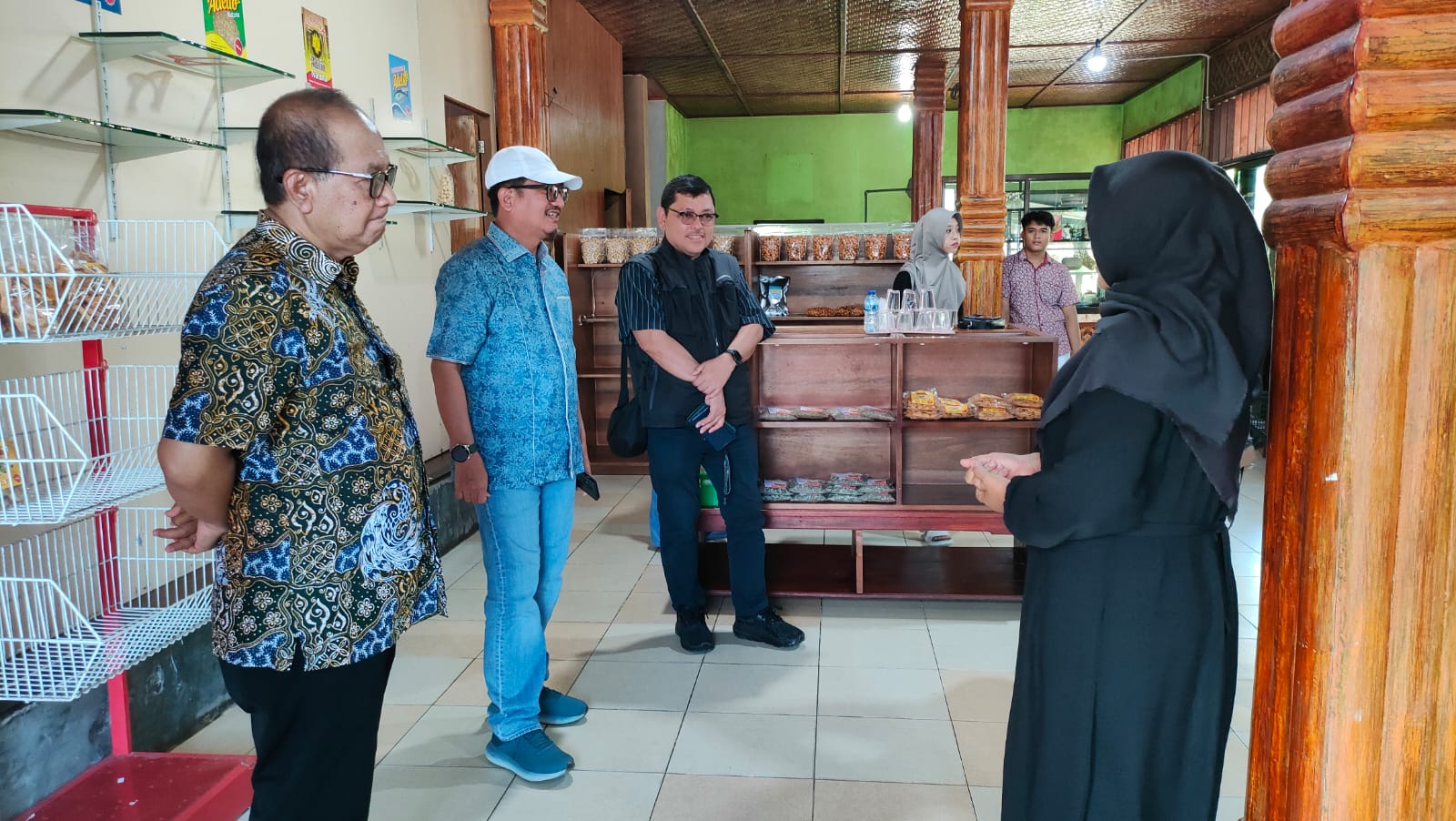 Natuna Tawarkan Keunggulan Wisata dan UMKM, Sekda Natuna dan Kemen UMKM Tinjau Langsung