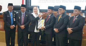 Read more about the article Bupati Natuna Cen Sui Lan Hadiri Paripurna DPRD Bahas Perubahan APBD 2025