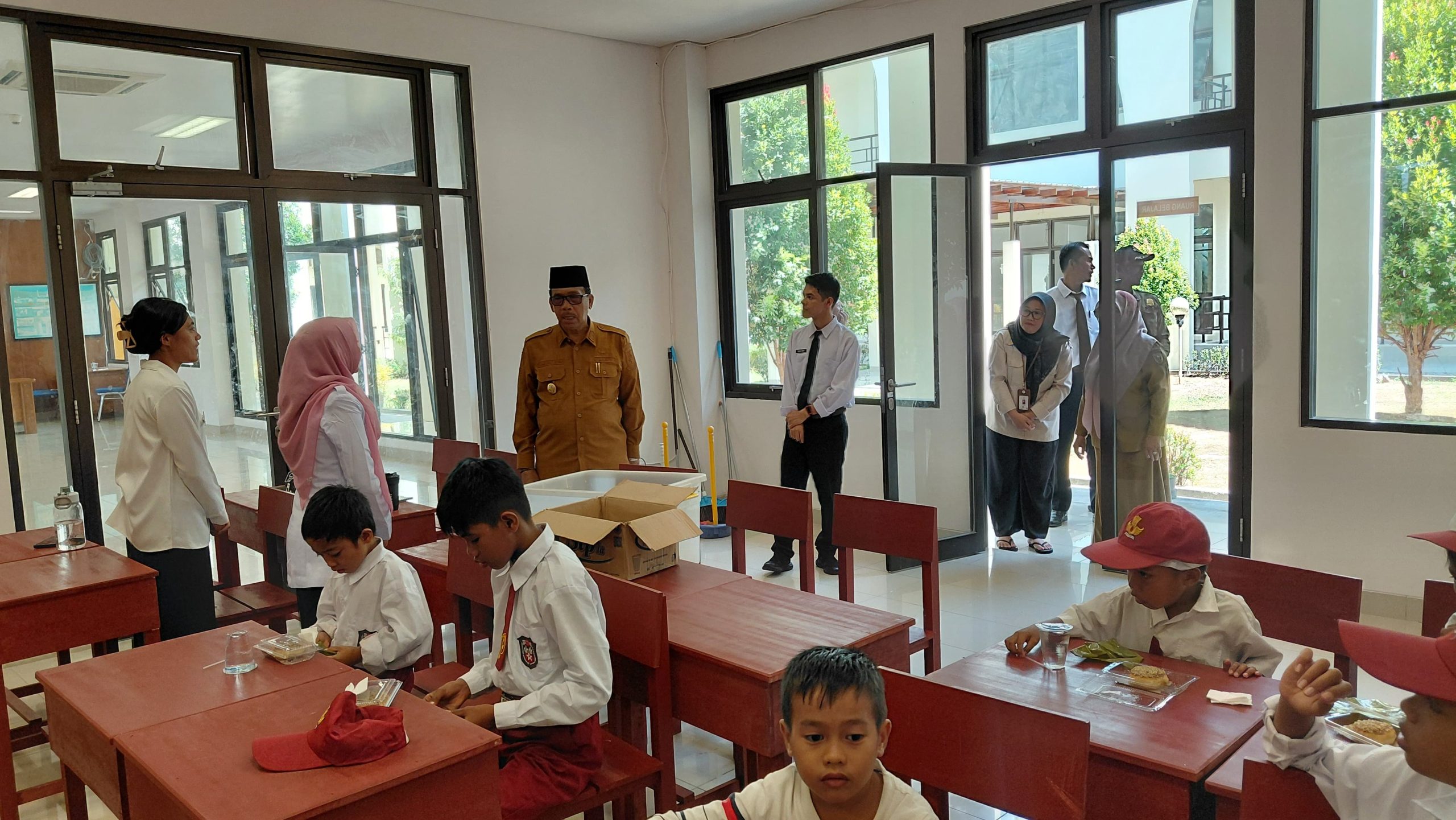 Wakil Bupati Natuna Tinjau Kegiatan Belajar Sekolah Rakyat