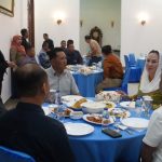 Bupati Natuna Makan Malam Bersama Komandan Kodaeral IV