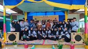 Read more about the article Bupati Natuna Peringati Hari Guru Nasional di Midai Melalui Penguatan Fasilitas Pendidikan