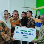 Pemkab Natuna Salurkan Berbagai Bantuan untuk Masyarakat Serasan dan Serasan Timur