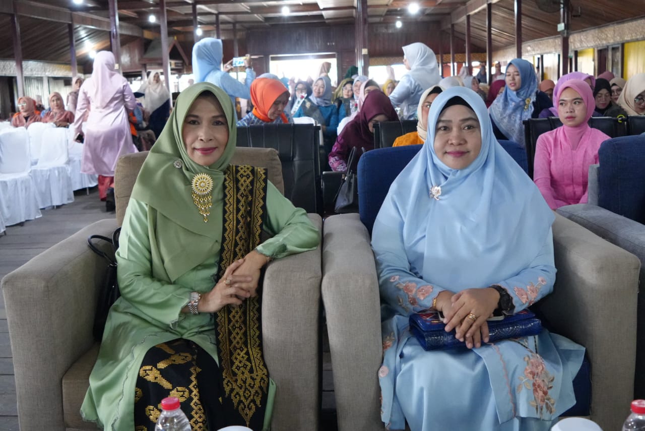 Ketua PKK Kabupaten Natuna Hadiri Puncak Peringatan Hari Ibu ke-97