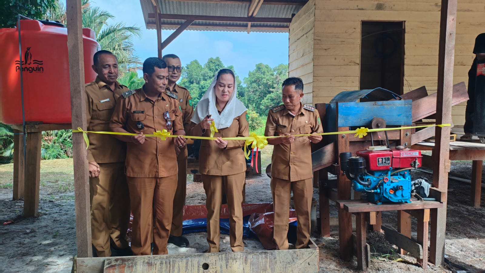 Bupati Natuna Resmikan Pabrik Mini Sagu di Desa Kelanga