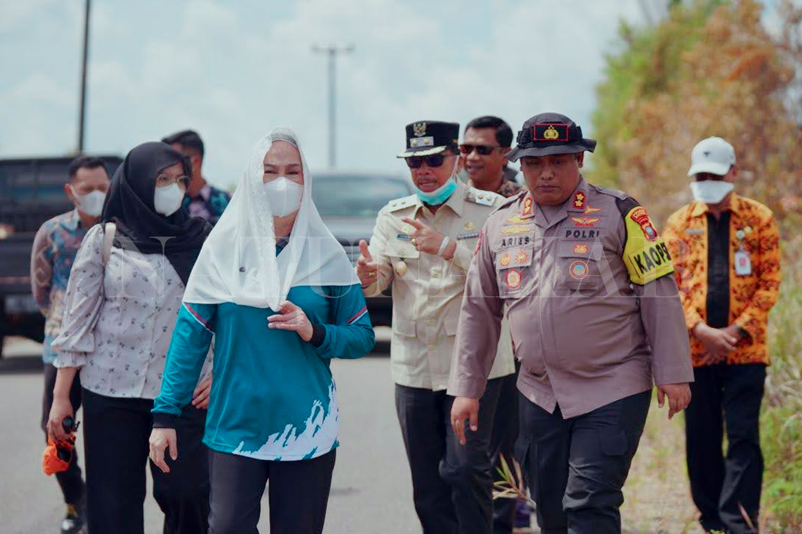 Bupati Natuna Tinjau Langsung Lokasi Karhutla di Batubi, Pastikan Penanganan Berjalan Optimal
