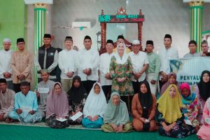 Read more about the article Bupati Natuna Salurkan Zakat Mal dan Bantuan Untuk Masyarakat di Kecamatan Pulau Tiga Barat