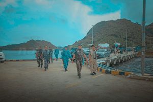 Read more about the article Selesai Kungker di Natuna, Sekda Bersama Forkopimda Lepas Keberangkatan Pangkogabwilhan I Menuju Kalbar