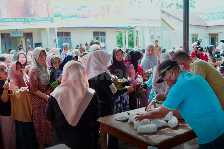 Pemkab Natuna Gelar Pasar Murah, Antusias Warga Sangat Tinggi