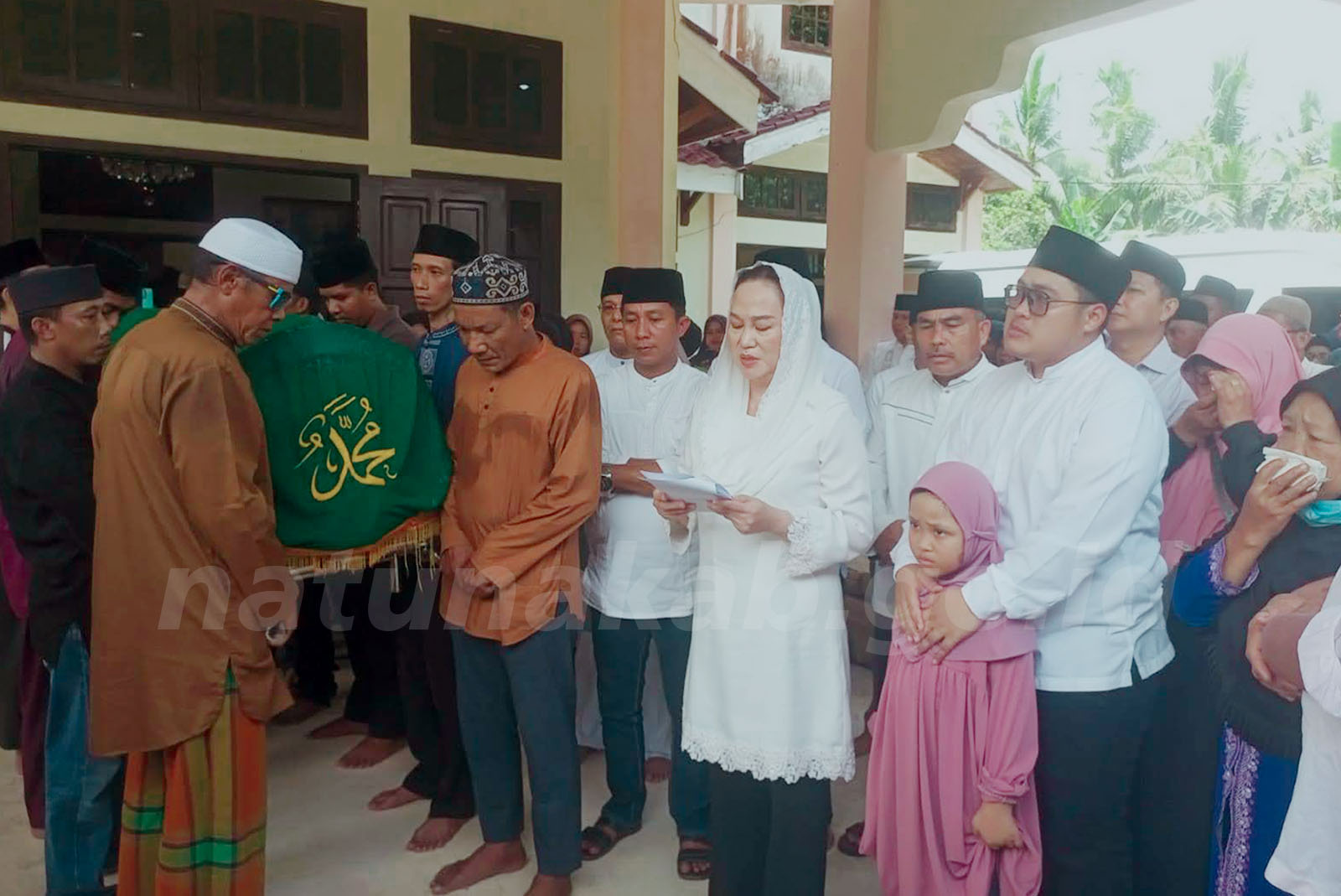 You are currently viewing Bupati Natuna Sampaikan Duka Cita Atas Wafatnya Mantan Bupati Daeng Rusnadi