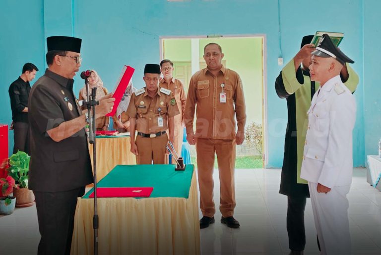 Wakil Bupati Natuna Lantik Kepala Desa PAW Pengadah, Tekankan Tata Kelola Pemerintahan Desa yang Akuntabel
