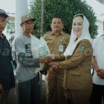 Bantu Masyarakat Rawan Pangan Kronis, Bupati Natuna Serahkan Lebih Dari Satu Ton Bantuan Beras Untuk Masyarakat Batubi