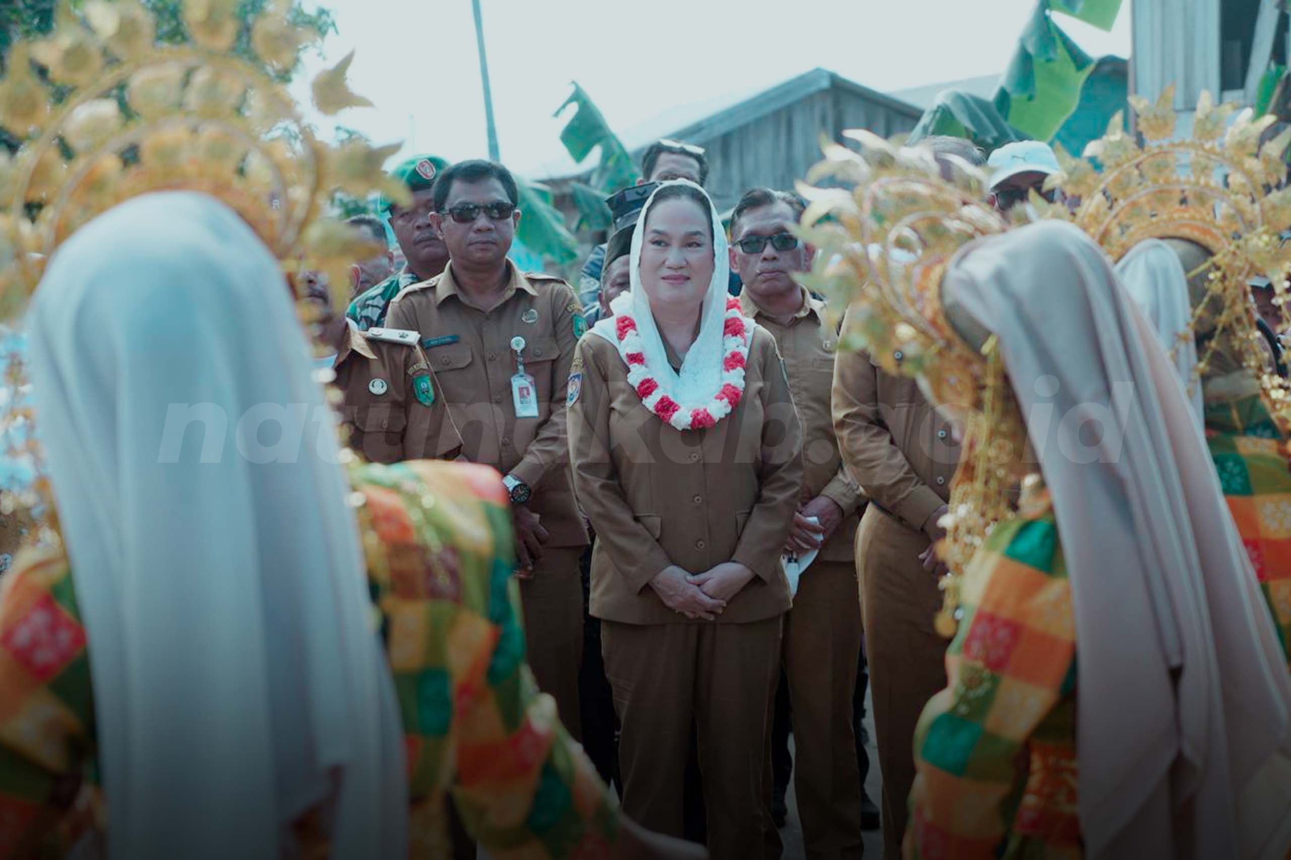 You are currently viewing Bupati Natuna Tinjau Selaut, Salurkan Bantuan Beras dan Gelar Pangan Murah