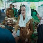 Bupati Cen Sui Lan Tinjau Operasi Pasar Murah di Kecamatan Batubi Bahkan Sampai Ikut Melayani Pembeli
