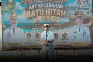 Read more about the article Sekda Natuna Ajak Masyarakat Bersinergi Bangun Kelurahan pada HUT ke-7 Kelurahan Batu Hitam