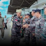 Sekda Natuna Sambut Kedatangan Komandan Lanal Ranai di Bandara Raden Sadjad