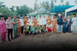 Read more about the article Wujudkan Harapan Warga, Wabup Natuna Letakkan Batu Pertama Pembangunan Masjid Jami’ Desa Tanjung
