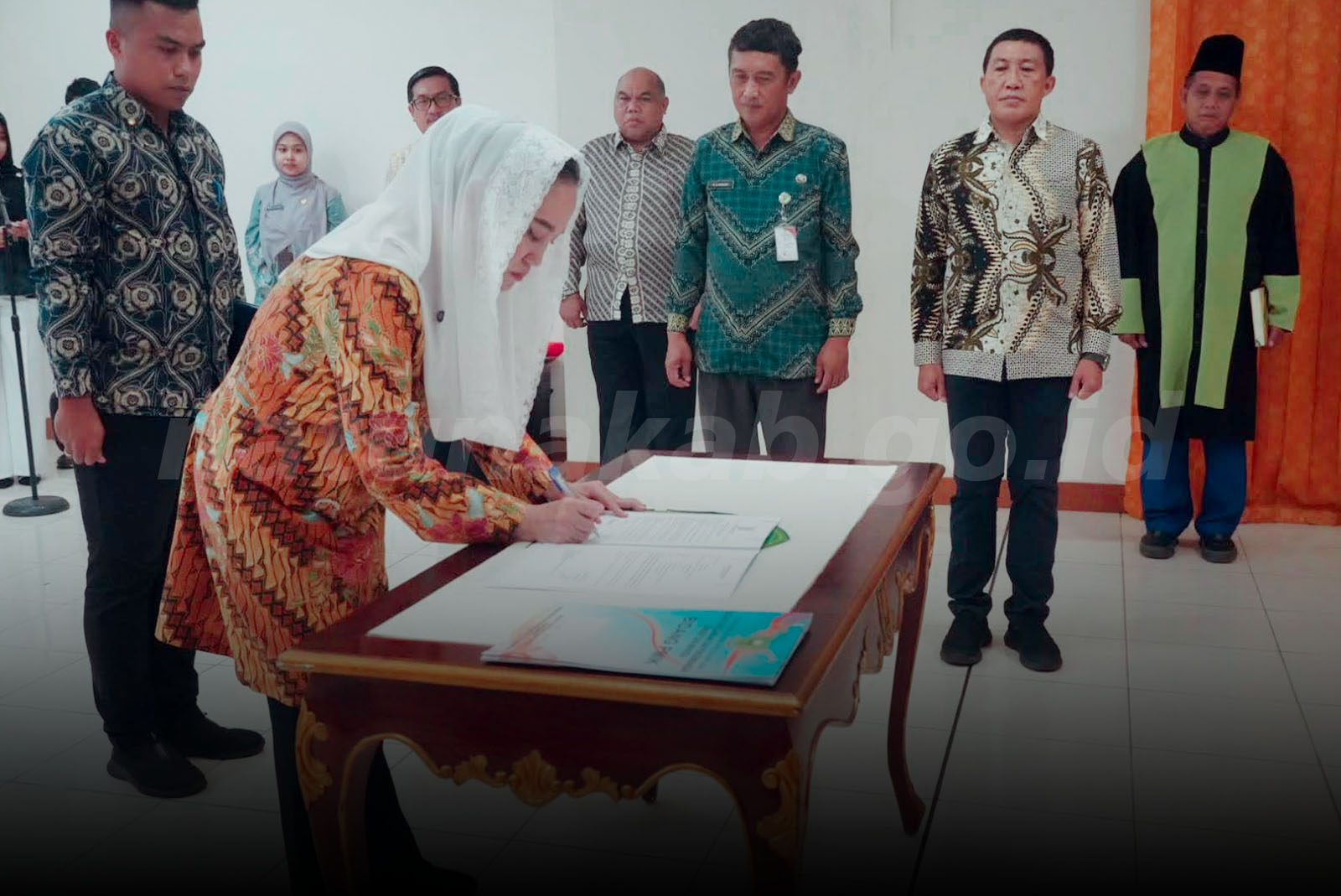 You are currently viewing Bupati Natuna Lantik Delapan Pejabat Administrator dan Pengawas, Tekankan Integritas dan Kinerja