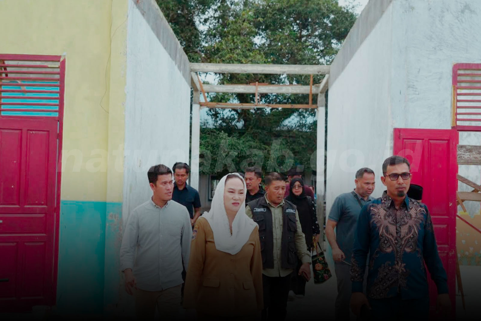 You are currently viewing Bupati Natuna Tinjau Revitalisasi SD Negeri 001 Sedanau, Harapkan Dukungan Lebih Besar dari Pemerintah Pusat