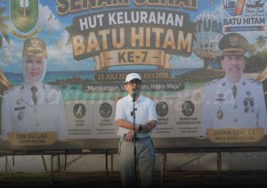 Read more about the article Sekda Natuna Ajak Masyarakat Bersinergi Bangun Kelurahan pada HUT ke-7 Kelurahan Batu Hitam