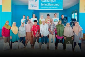 Read more about the article Hadiri Aksi Bangun Sehat Bersama di Desa Kelanga, Bupati dan Wakil Bupati Natuna Salurkan Bantuan Sembako