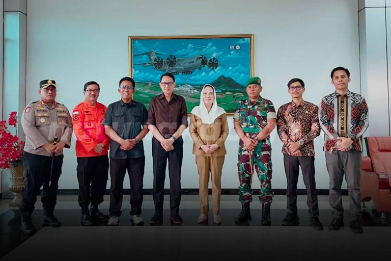 Bupati Natuna Lepas Keberangkatan Wamenlu RI Usai Kunjungan Kerja