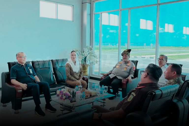 Bupati Natuna Sambut Kedatangan Kapolda Kepri dalam Kunjungan Kerja ke Kabupaten Natuna