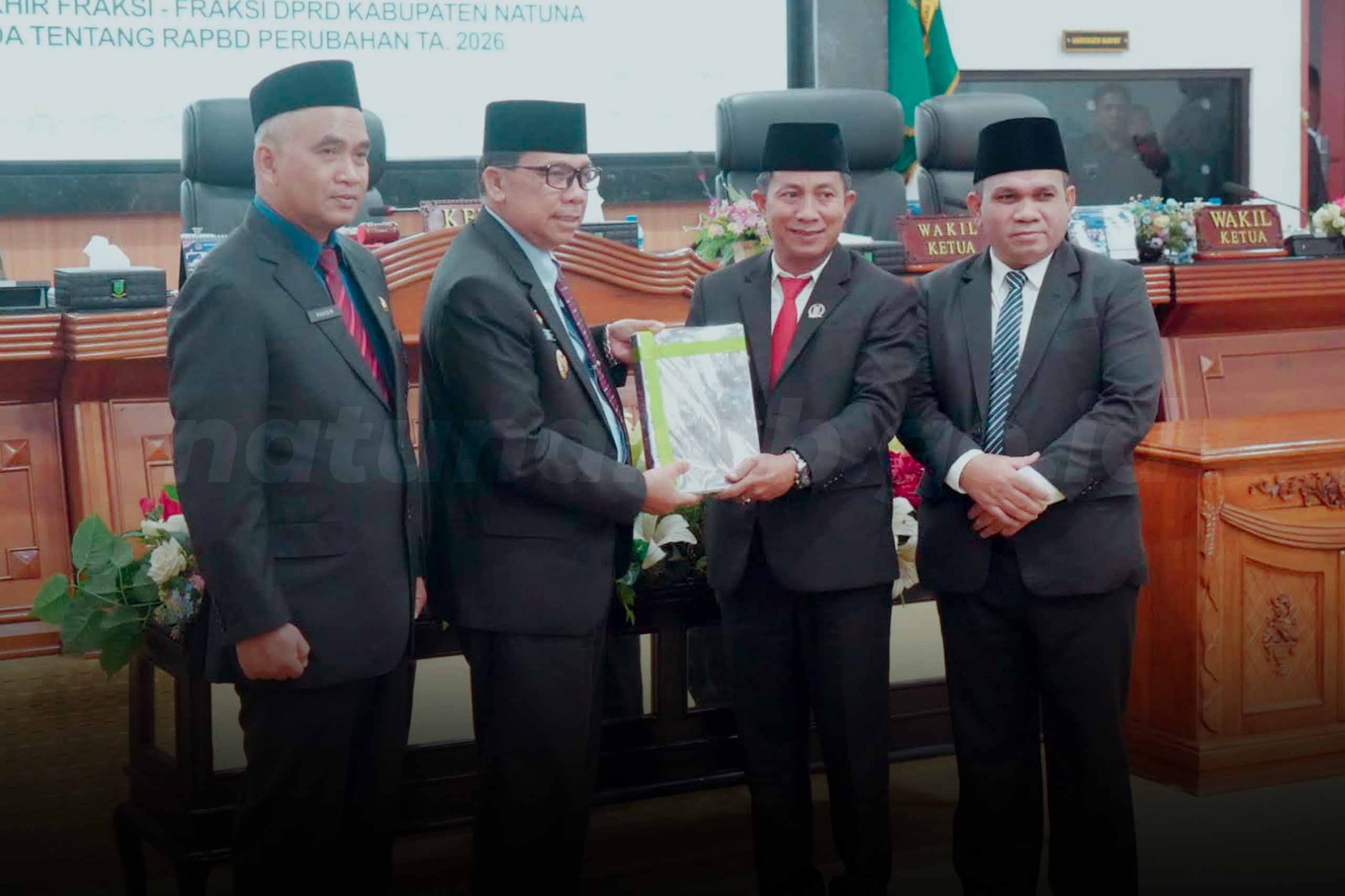 You are currently viewing Wakil Bupati Natuna Hadiri Rapat Paripurna Penyampaian Pendapat Akhir Fraksi terhadap Perubahan APBD 2026