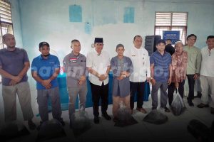 Read more about the article Pemkab Natuna Salurkan 55.000 Bibit Ikan kepada Enam Kelompok Pembudidaya