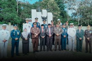 Read more about the article Wabup Natuna Menghadiri Ziarah Nasional HUT ke-81 TNI, Momentum Mengenang Jasa Para Pahlawan