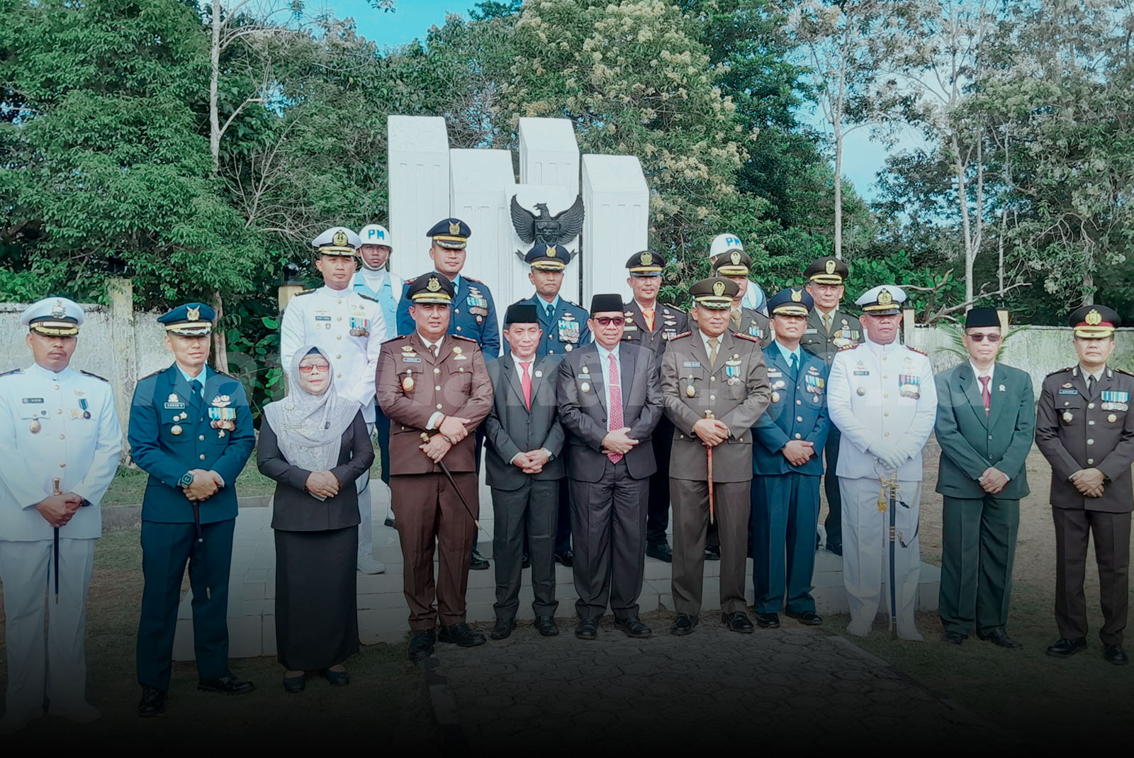 You are currently viewing Wabup Natuna Menghadiri Ziarah Nasional HUT ke-81 TNI, Momentum Mengenang Jasa Para Pahlawan