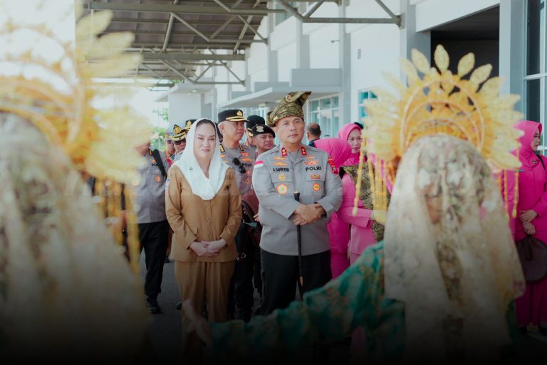 Bupati Natuna Sambut Kedatangan Kapolda Kepri dalam Kunjungan Kerja ke Kabupaten Natuna