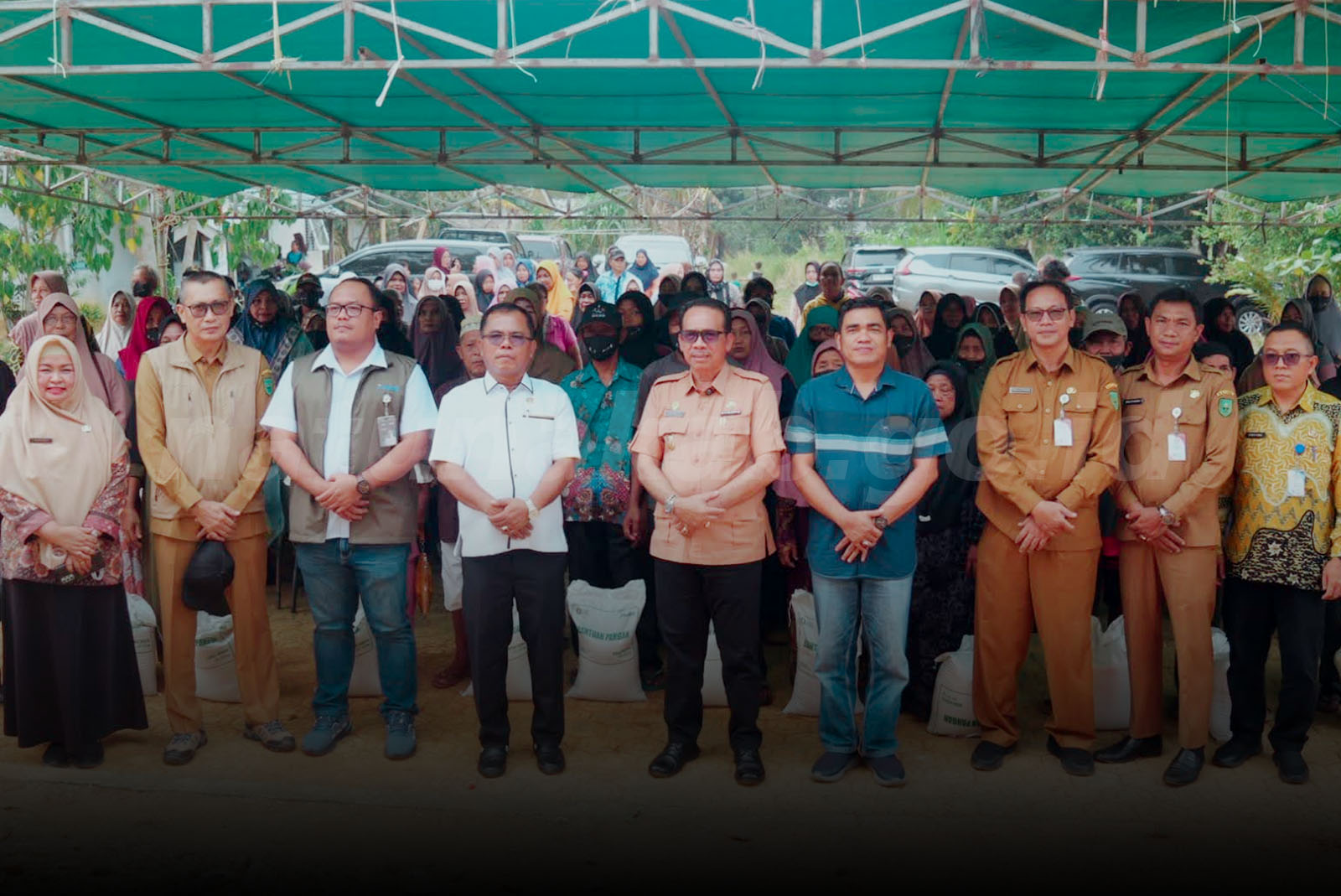 Pemkab Natuna Tingkatkan Cakupan Cek Kesehatan Gratis dan Salurkan Bantuan Pangan di Batubi Jaya